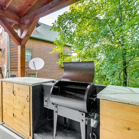 Fabulous Pet-Friendly, Family Cabin With Outdoor Kitchen, Hot Tub, Sauna, Fireplace, Theater Room, Arcade, Pool Table, And Fire Pit Within Minuties Of Dollywood Сев'єрвілл Екстер'єр фото