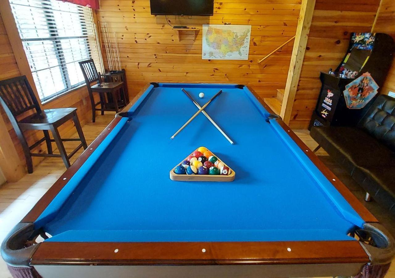 Fabulous Pet-Friendly, Family Cabin With Outdoor Kitchen, Hot Tub, Sauna, Fireplace, Theater Room, Arcade, Pool Table, And Fire Pit Within Minuties Of Dollywood Сев'єрвілл Екстер'єр фото