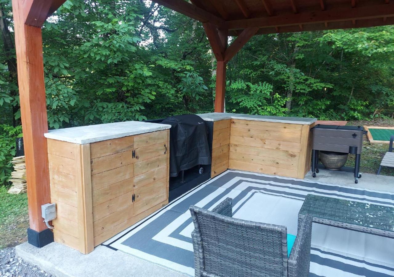 Fabulous Pet-Friendly, Family Cabin With Outdoor Kitchen, Hot Tub, Sauna, Fireplace, Theater Room, Arcade, Pool Table, And Fire Pit Within Minuties Of Dollywood Сев'єрвілл Екстер'єр фото
