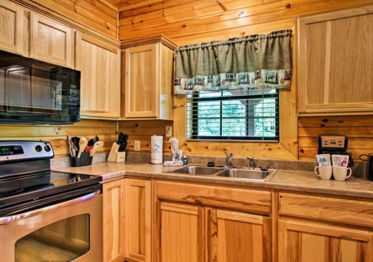 Fabulous Pet-Friendly, Family Cabin With Outdoor Kitchen, Hot Tub, Sauna, Fireplace, Theater Room, Arcade, Pool Table, And Fire Pit Within Minuties Of Dollywood Сев'єрвілл Екстер'єр фото