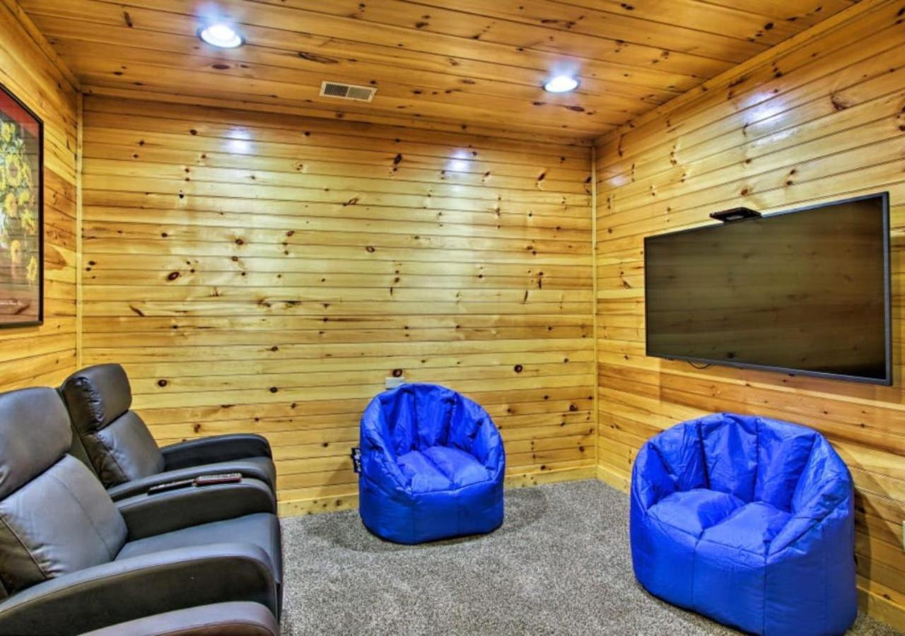 Fabulous Pet-Friendly, Family Cabin With Outdoor Kitchen, Hot Tub, Sauna, Fireplace, Theater Room, Arcade, Pool Table, And Fire Pit Within Minuties Of Dollywood Сев'єрвілл Екстер'єр фото