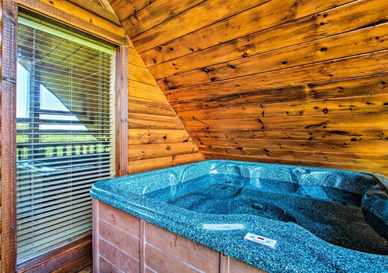 Fabulous Pet-Friendly, Family Cabin With Outdoor Kitchen, Hot Tub, Sauna, Fireplace, Theater Room, Arcade, Pool Table, And Fire Pit Within Minuties Of Dollywood Сев'єрвілл Екстер'єр фото