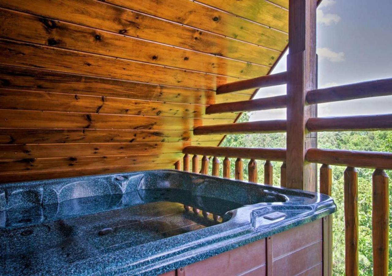 Fabulous Pet-Friendly, Family Cabin With Outdoor Kitchen, Hot Tub, Sauna, Fireplace, Theater Room, Arcade, Pool Table, And Fire Pit Within Minuties Of Dollywood Сев'єрвілл Екстер'єр фото