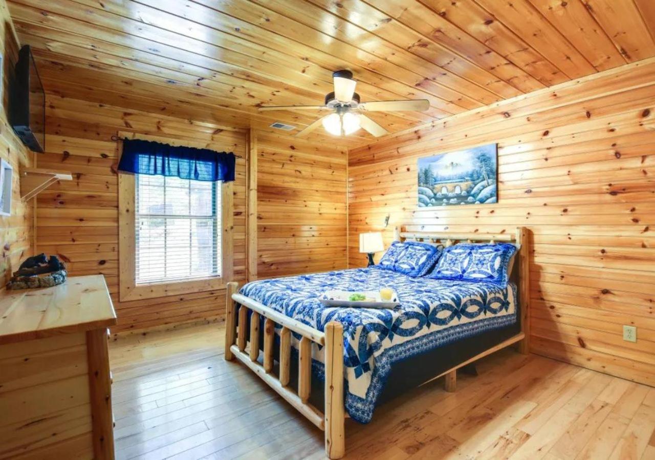 Fabulous Pet-Friendly, Family Cabin With Outdoor Kitchen, Hot Tub, Sauna, Fireplace, Theater Room, Arcade, Pool Table, And Fire Pit Within Minuties Of Dollywood Сев'єрвілл Екстер'єр фото