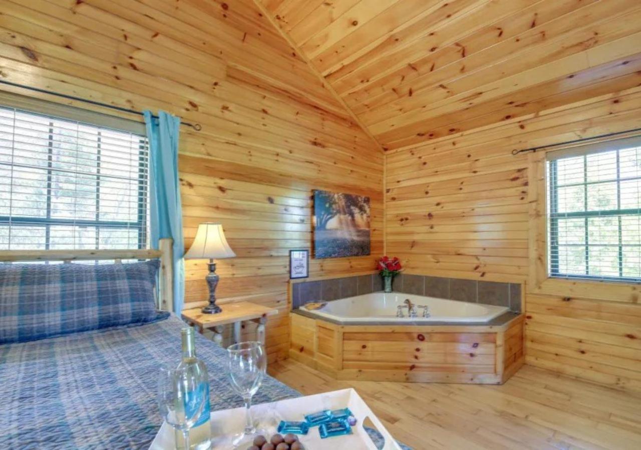 Fabulous Pet-Friendly, Family Cabin With Outdoor Kitchen, Hot Tub, Sauna, Fireplace, Theater Room, Arcade, Pool Table, And Fire Pit Within Minuties Of Dollywood Сев'єрвілл Екстер'єр фото