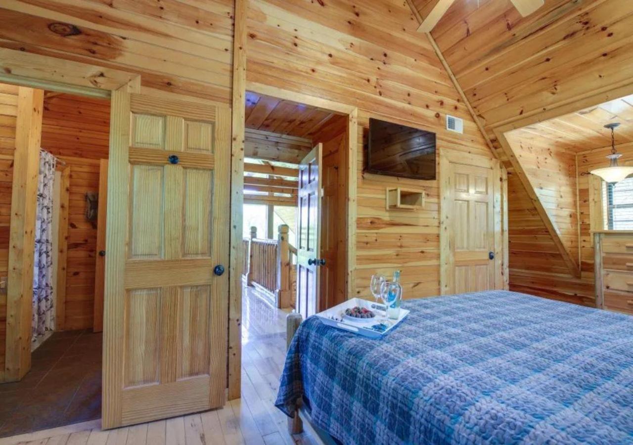 Fabulous Pet-Friendly, Family Cabin With Outdoor Kitchen, Hot Tub, Sauna, Fireplace, Theater Room, Arcade, Pool Table, And Fire Pit Within Minuties Of Dollywood Сев'єрвілл Екстер'єр фото