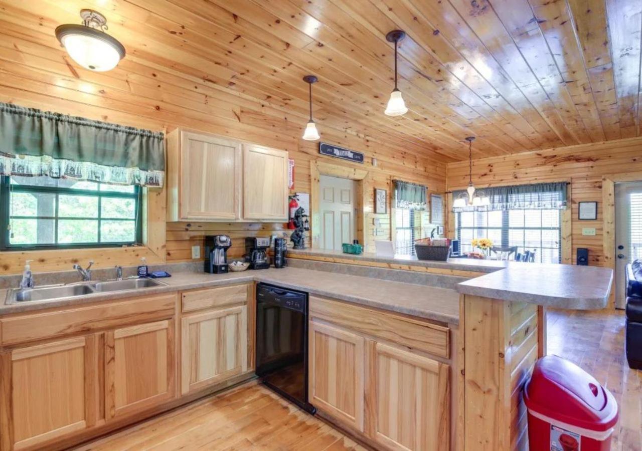 Fabulous Pet-Friendly, Family Cabin With Outdoor Kitchen, Hot Tub, Sauna, Fireplace, Theater Room, Arcade, Pool Table, And Fire Pit Within Minuties Of Dollywood Сев'єрвілл Екстер'єр фото