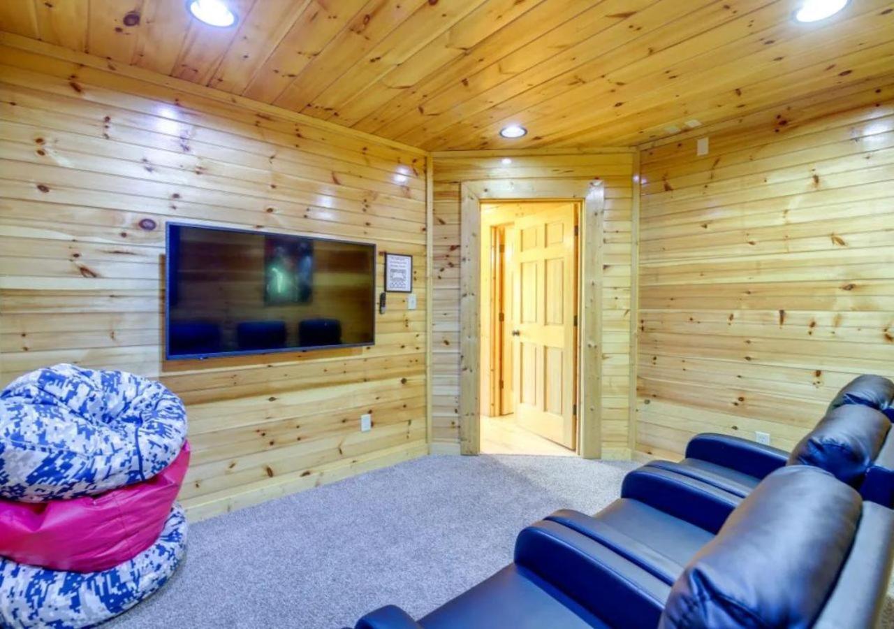 Fabulous Pet-Friendly, Family Cabin With Outdoor Kitchen, Hot Tub, Sauna, Fireplace, Theater Room, Arcade, Pool Table, And Fire Pit Within Minuties Of Dollywood Сев'єрвілл Екстер'єр фото